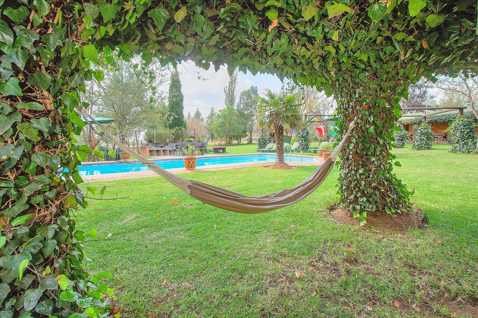 Vista Piscina Airport & Bird Game Lodge