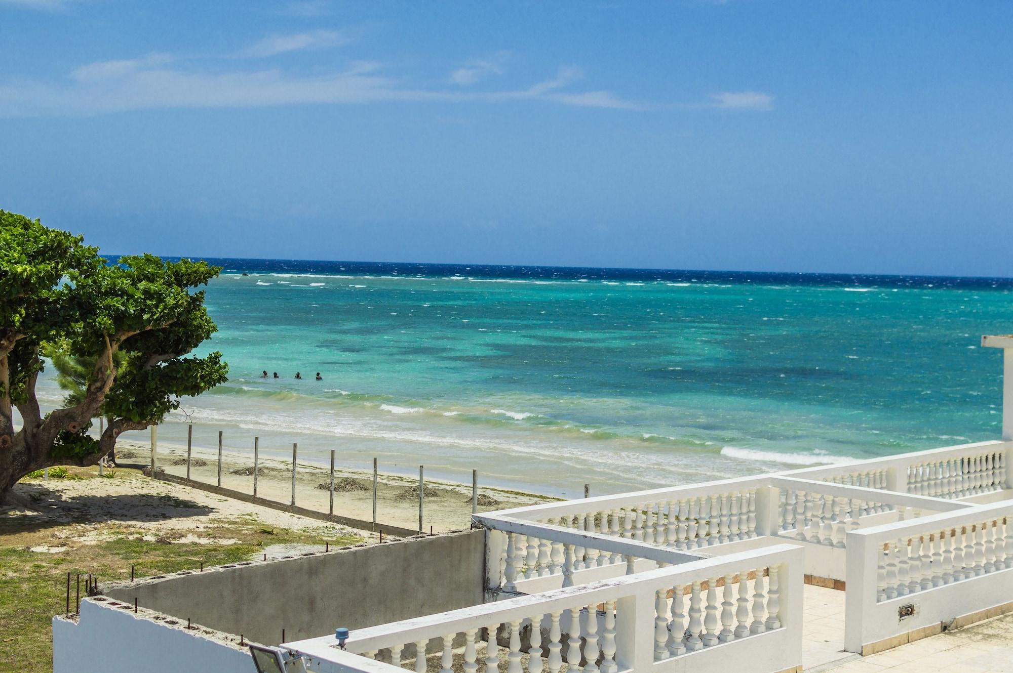 Playa Seacrest Beach Hotel