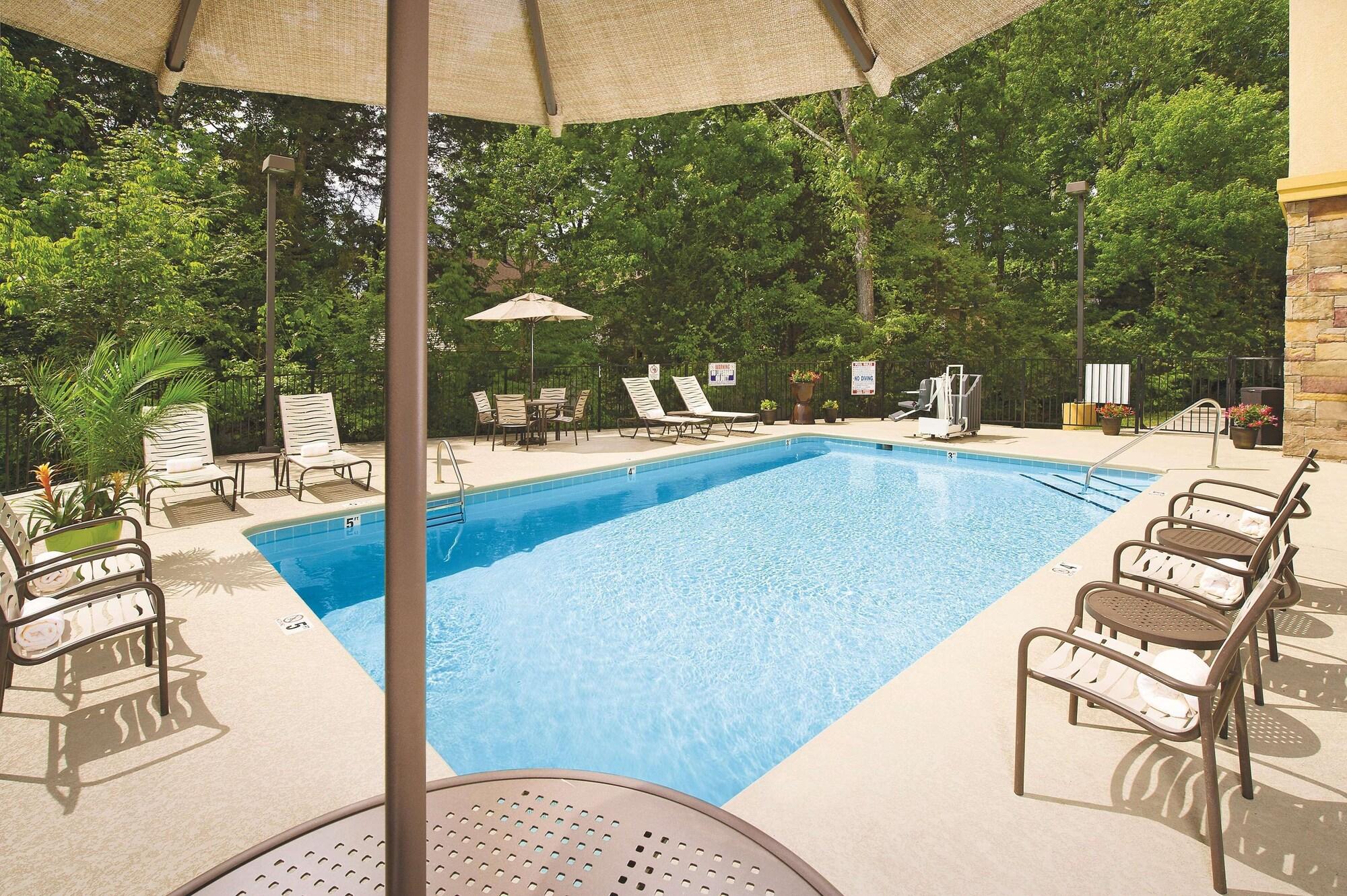 Vista Piscina La Quinta Inn & Suites by Wyndham Smyrna TN - Nashville