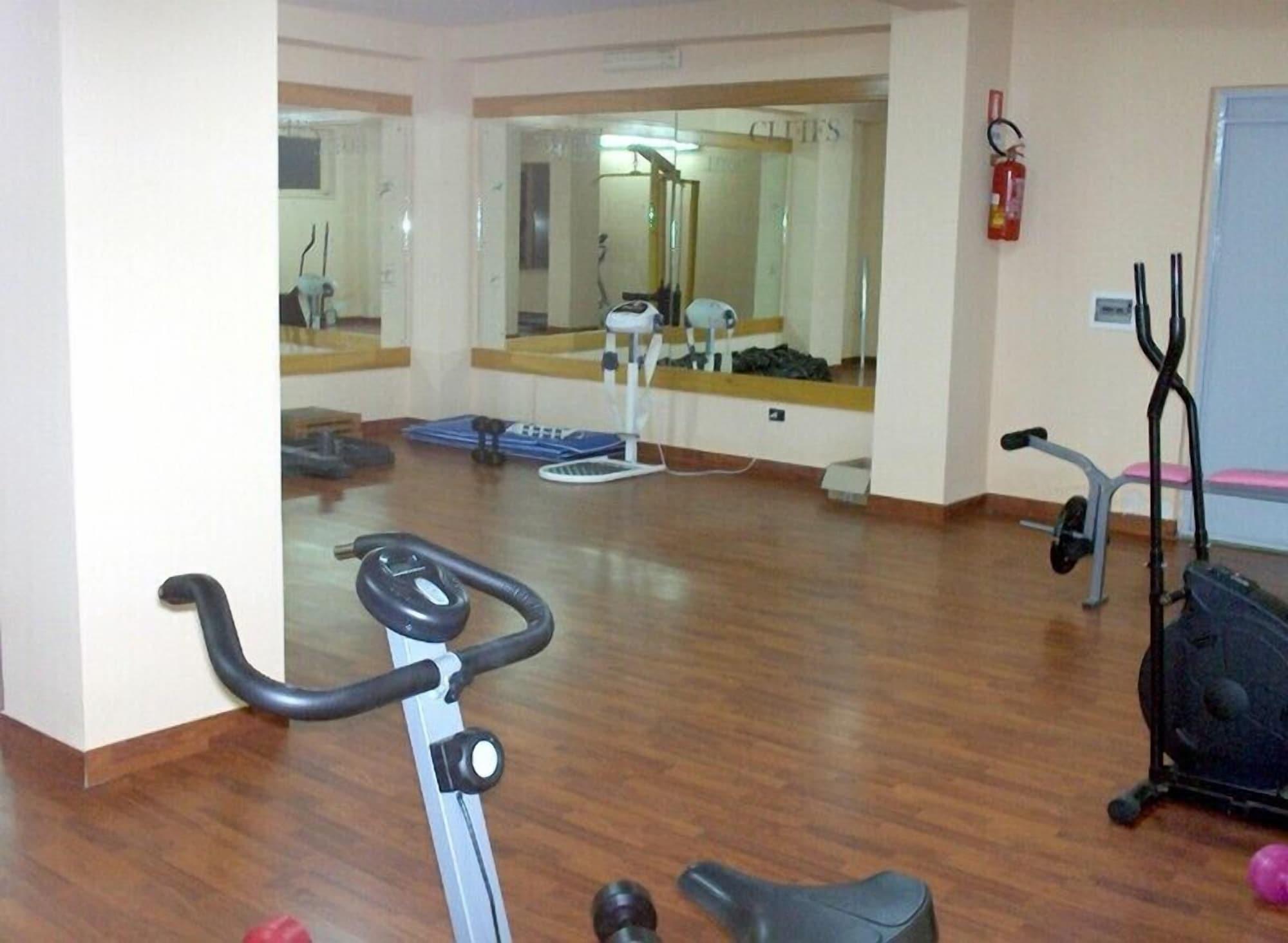 Gimnasio Cliffs Hotel