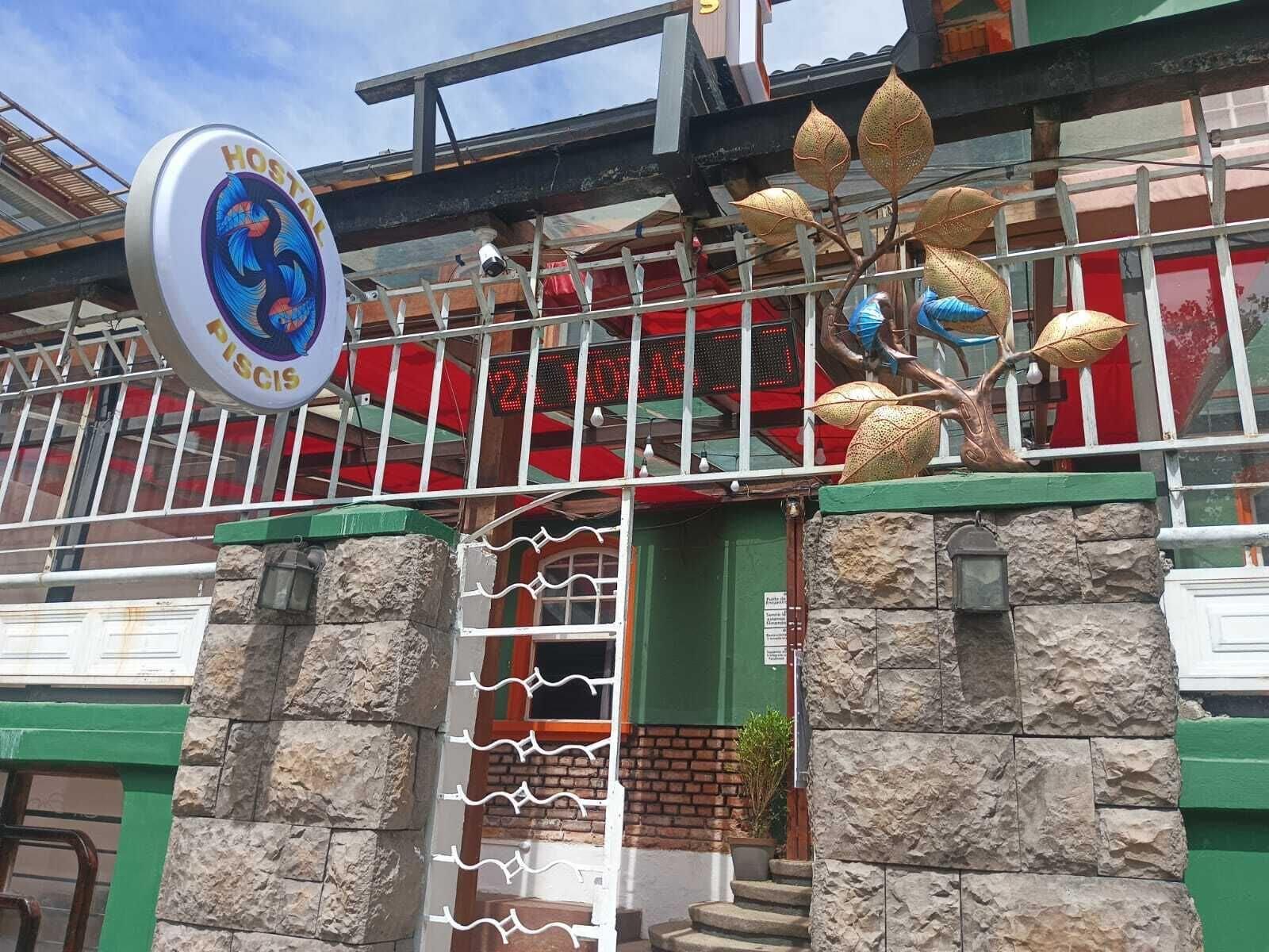 Vista Exterior Hostal Piscis