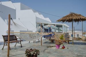 Alojamiento - George & Irene Hotel