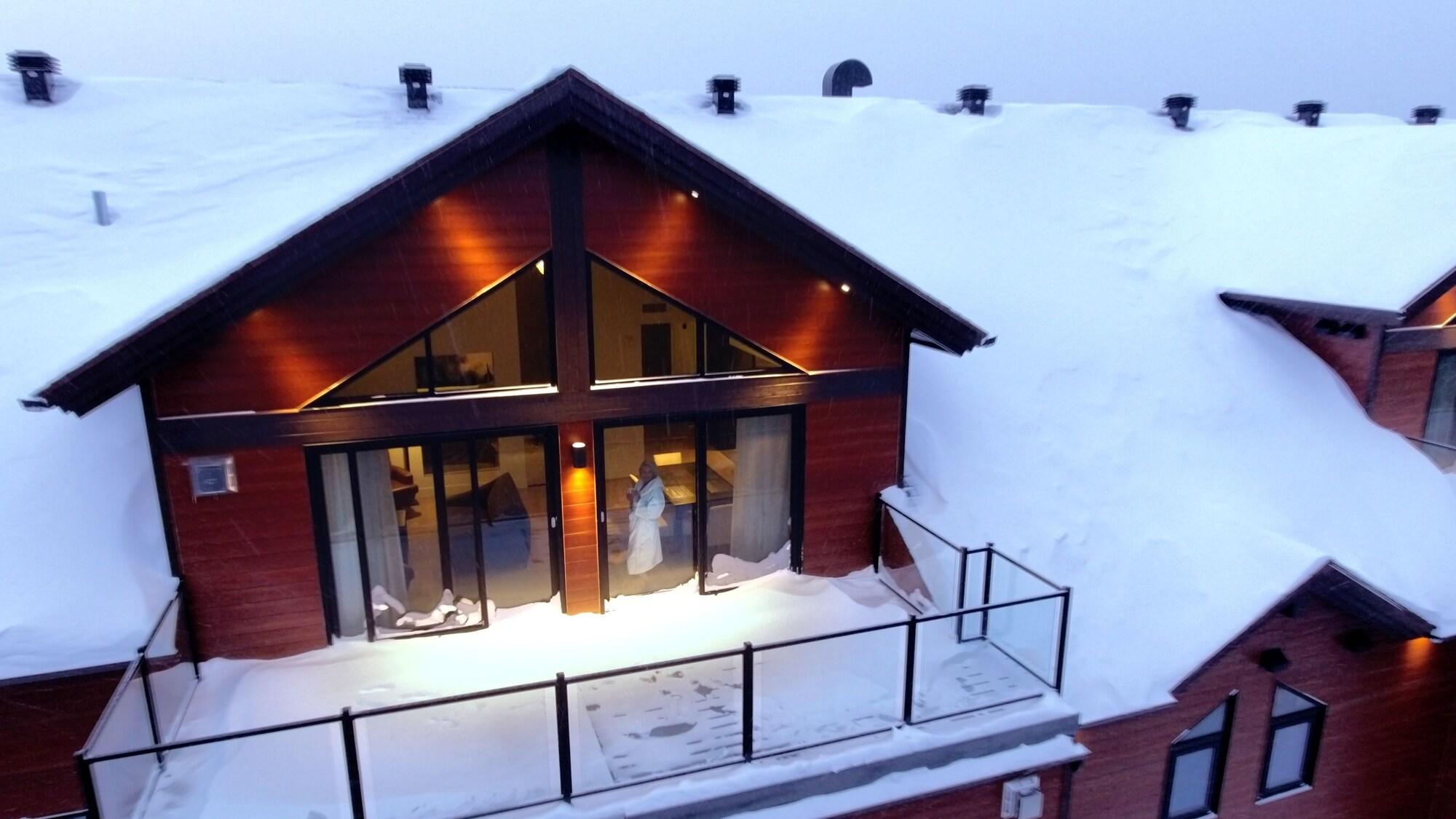 Vista Exterior Kinipi spa nordique et hébergement