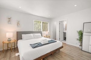 Alquiler Vacacional - Foothills Oasis w Private Balcony Free Parking 3