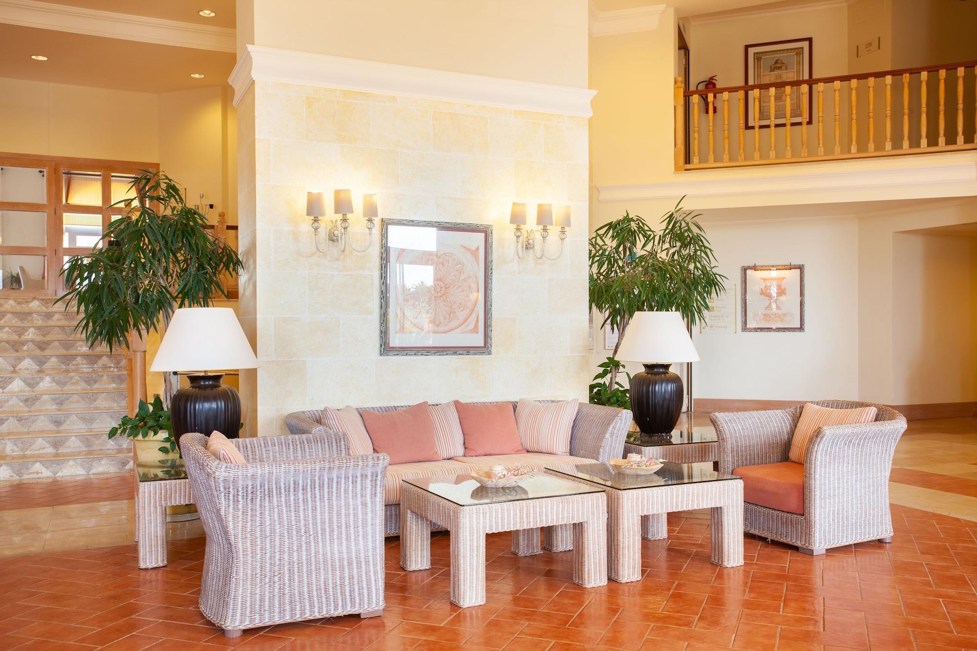 Vista Lobby Grupotel Macarella Suites & Spa