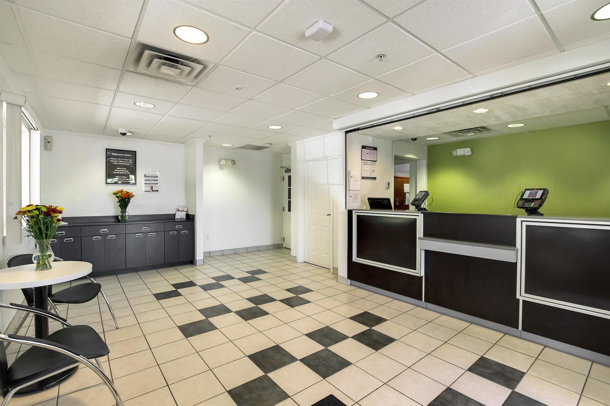 Vista Lobby Studio 6 East Brunswick, NJ - NYC Area