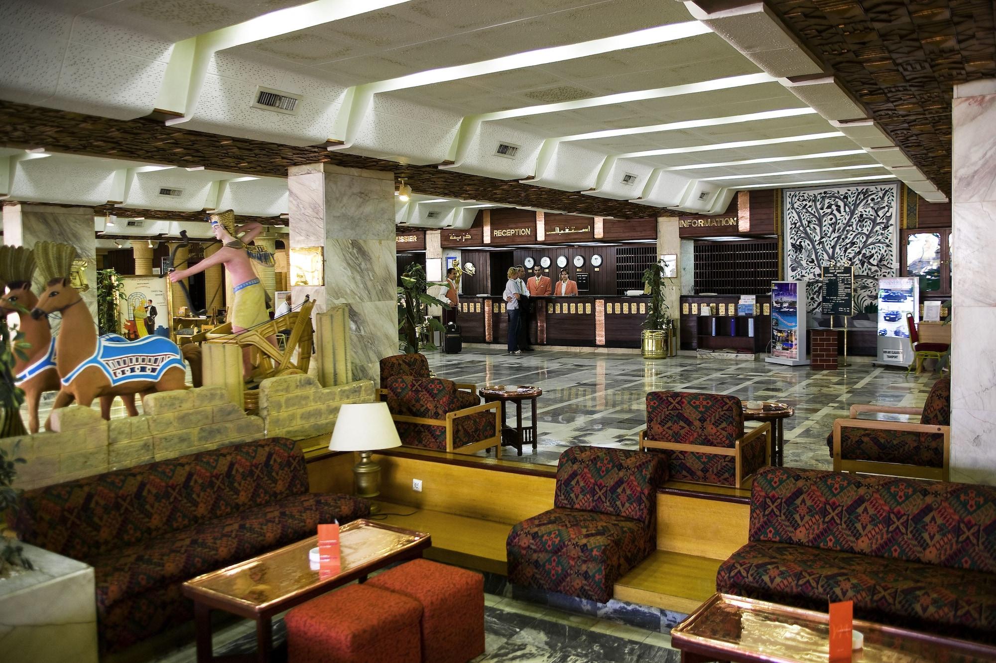 Vista Lobby Aracan Eatabe Luxor Hotel