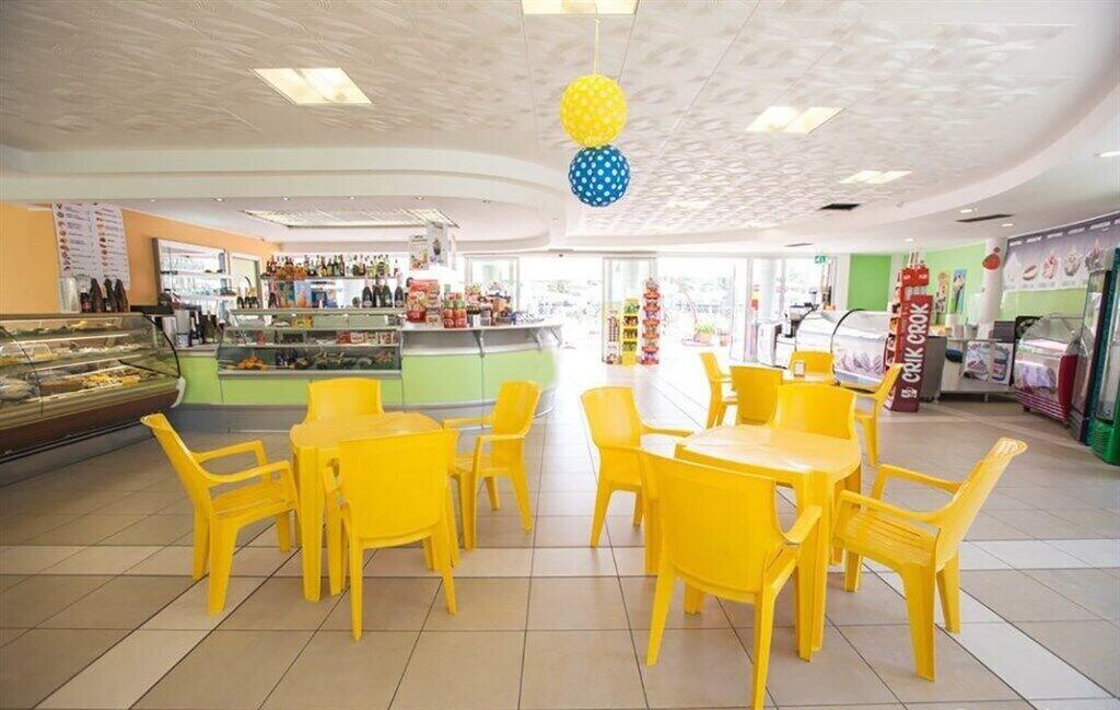 Bar/Salón Victoria Mobilehome Riva Nuova Village