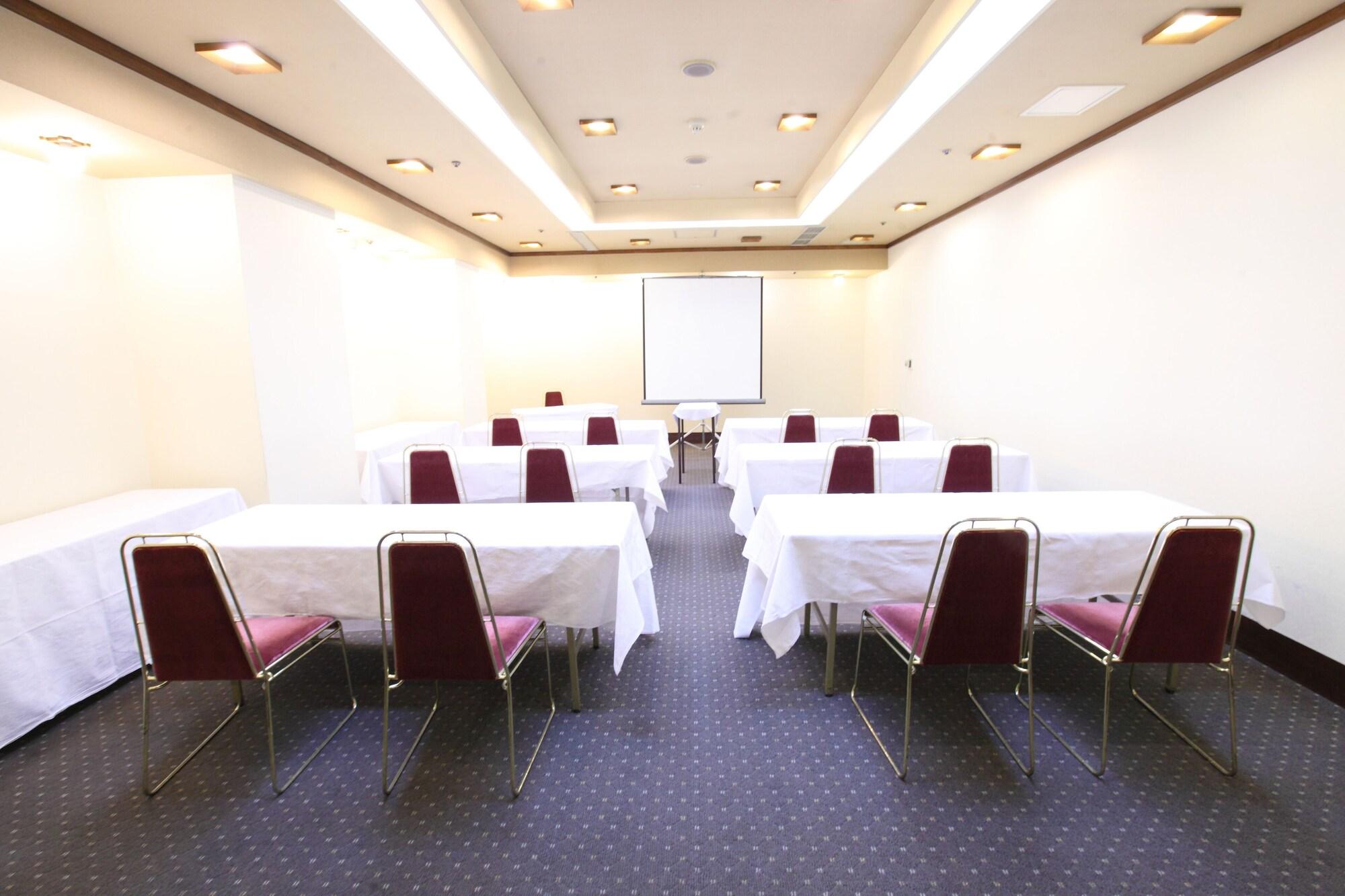 Sala de Reuniones Nagaoka Grand Hotel