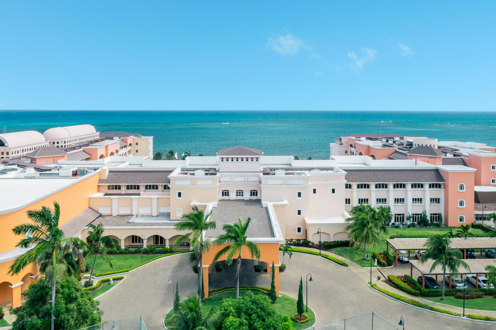 Vista Exterior Iberostar Selection Rose Hall Suites - All Inclusive