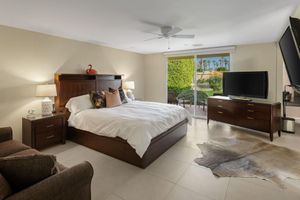 Alquiler Vacacional - Mid Century Modern-Stunning Mountain Views, Quiet, Clean, Bright & Open Design.