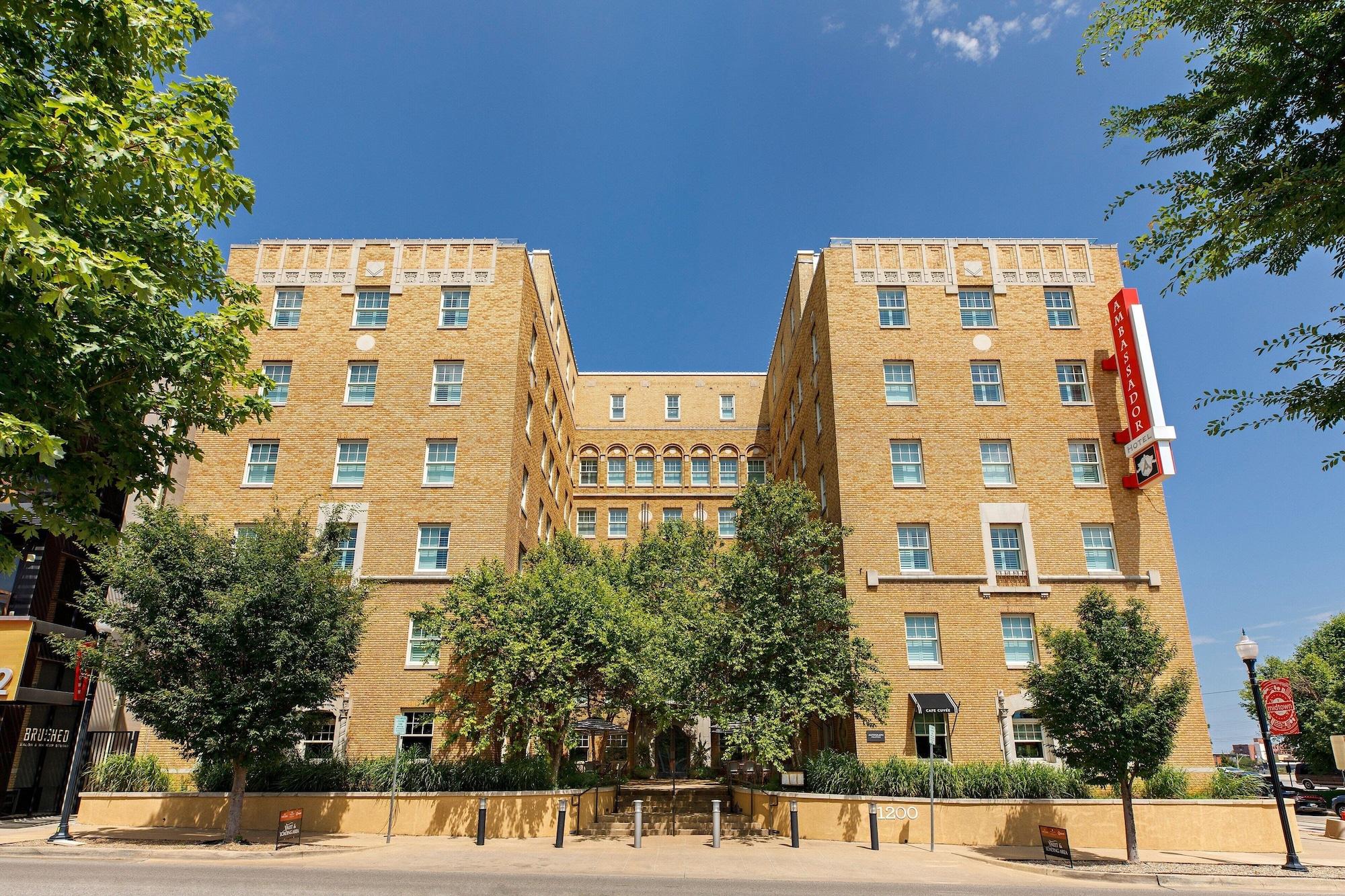 Vista Exterior Ambassador Hotel Oklahoma City, Autograph Collection