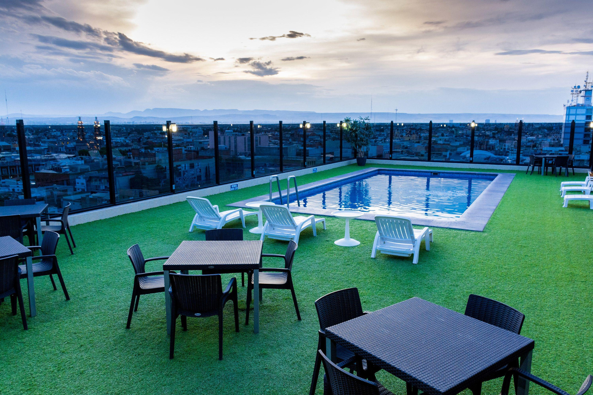 Vista Piscina Hotel Real Plaza Aguascalientes