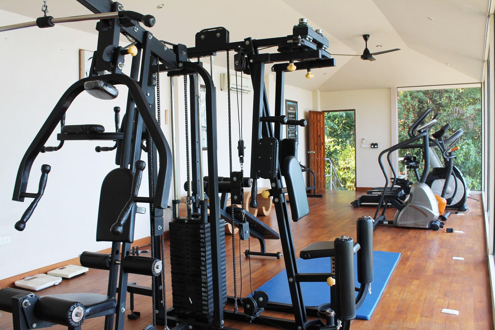 Gimnasio The Sunset Beach Resort & Spa Taling Ngam