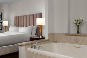 Alojamiento - GRAND PRIX RACE Marriott Grand Chateau One Bd Suite, kit, sleeps 4, King+Sofa Bd