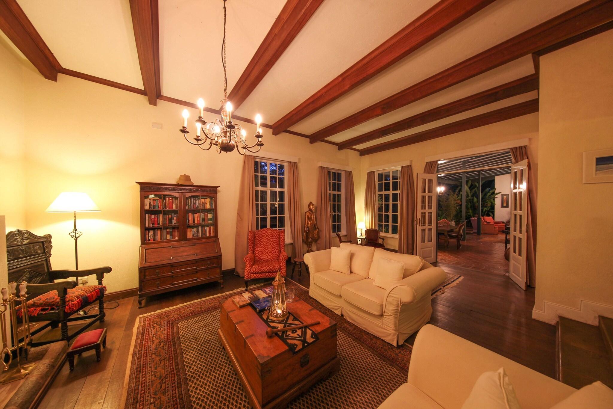 Vista Lobby Karen Gables