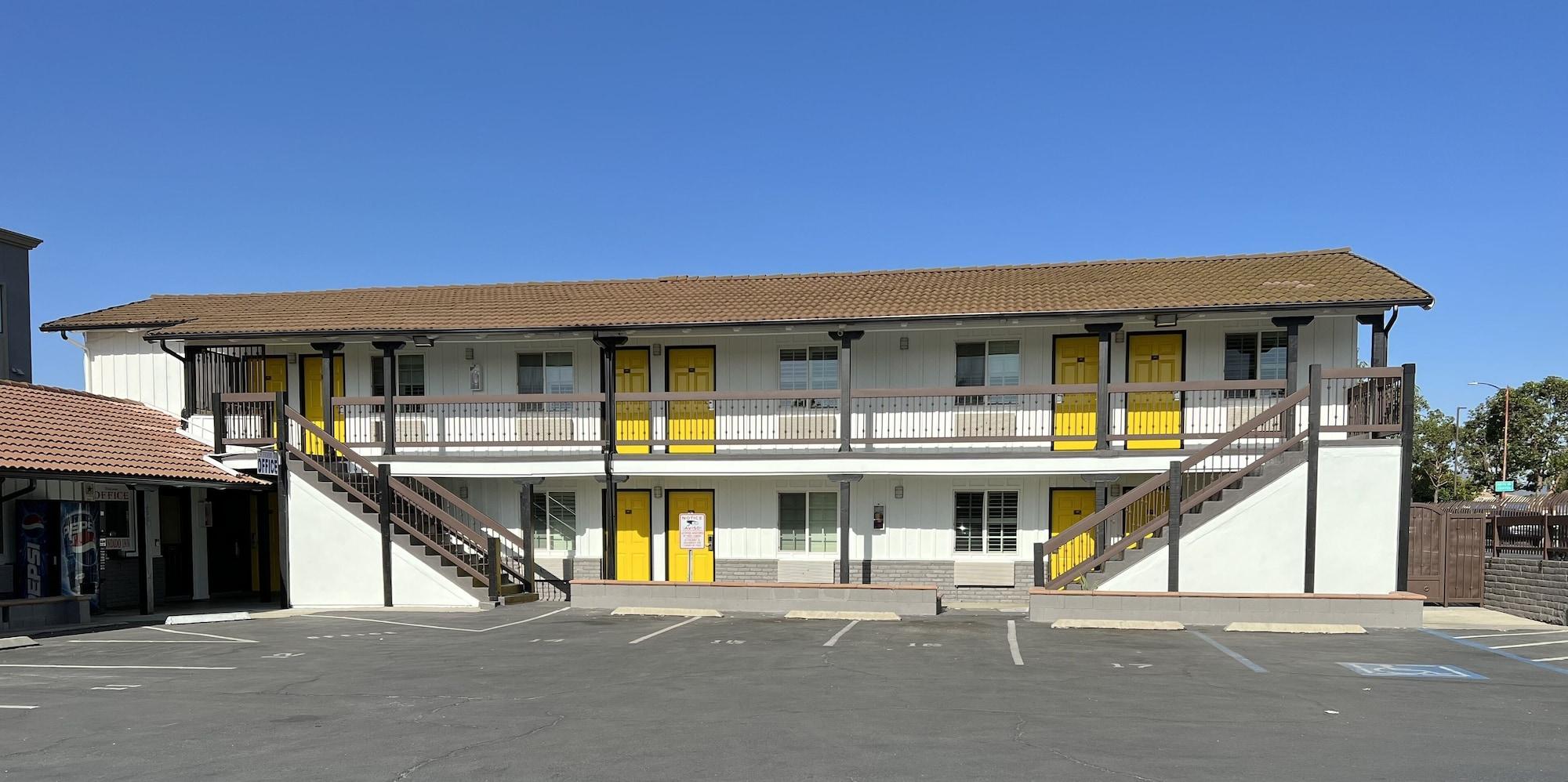 Vista Exterior Escondido Inn