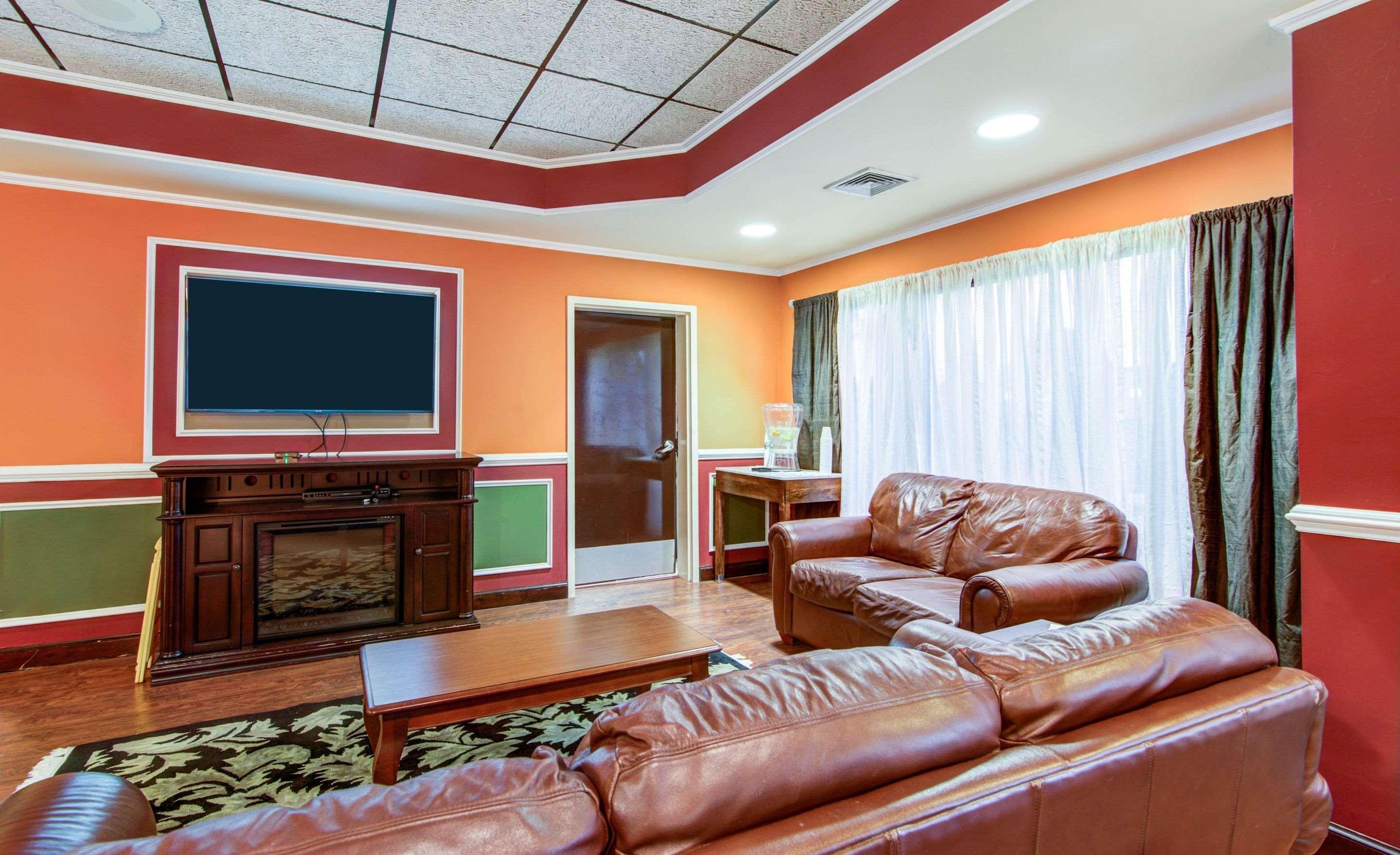 Vista Lobby Comfort Inn & Suites Madison Area