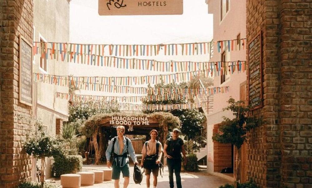 Vista Exterior Viajero Huacachina Hostel