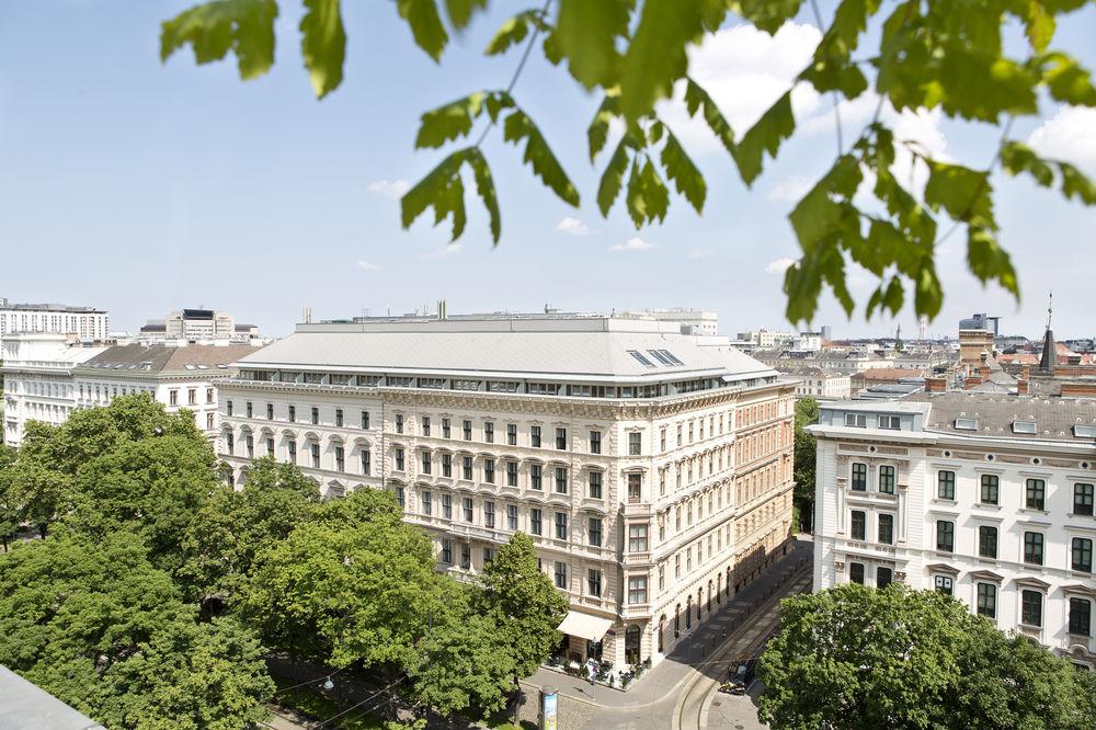 Vista da fachada The Ritz-Carlton, Vienna
