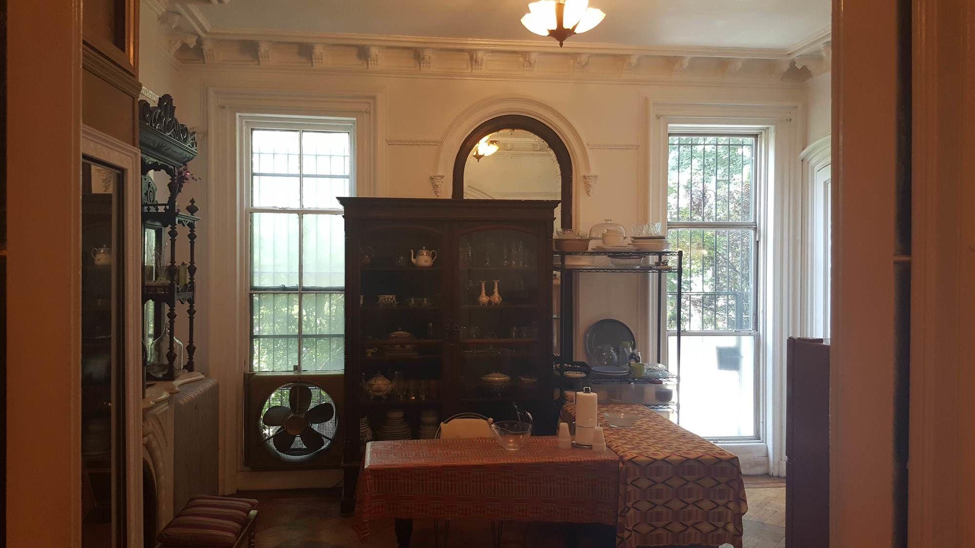 Vista Lobby Illumination Bed & Breakfast