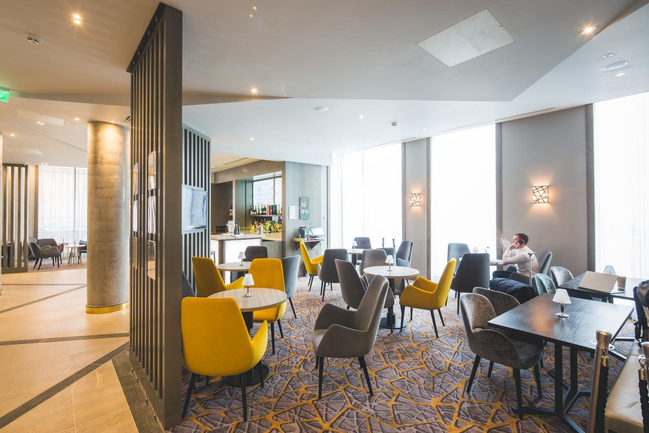 Vista Lobby Maldron Hotel Newcastle