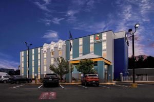 Alojamiento - Comfort Inn & Suites