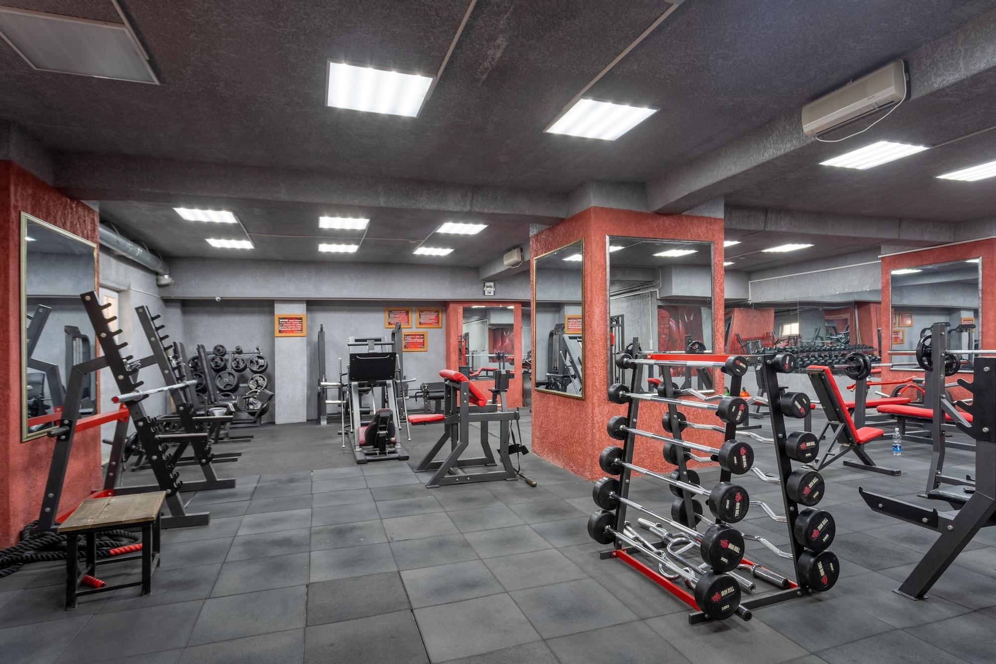 Gimnasio Club Hotel Dostuk