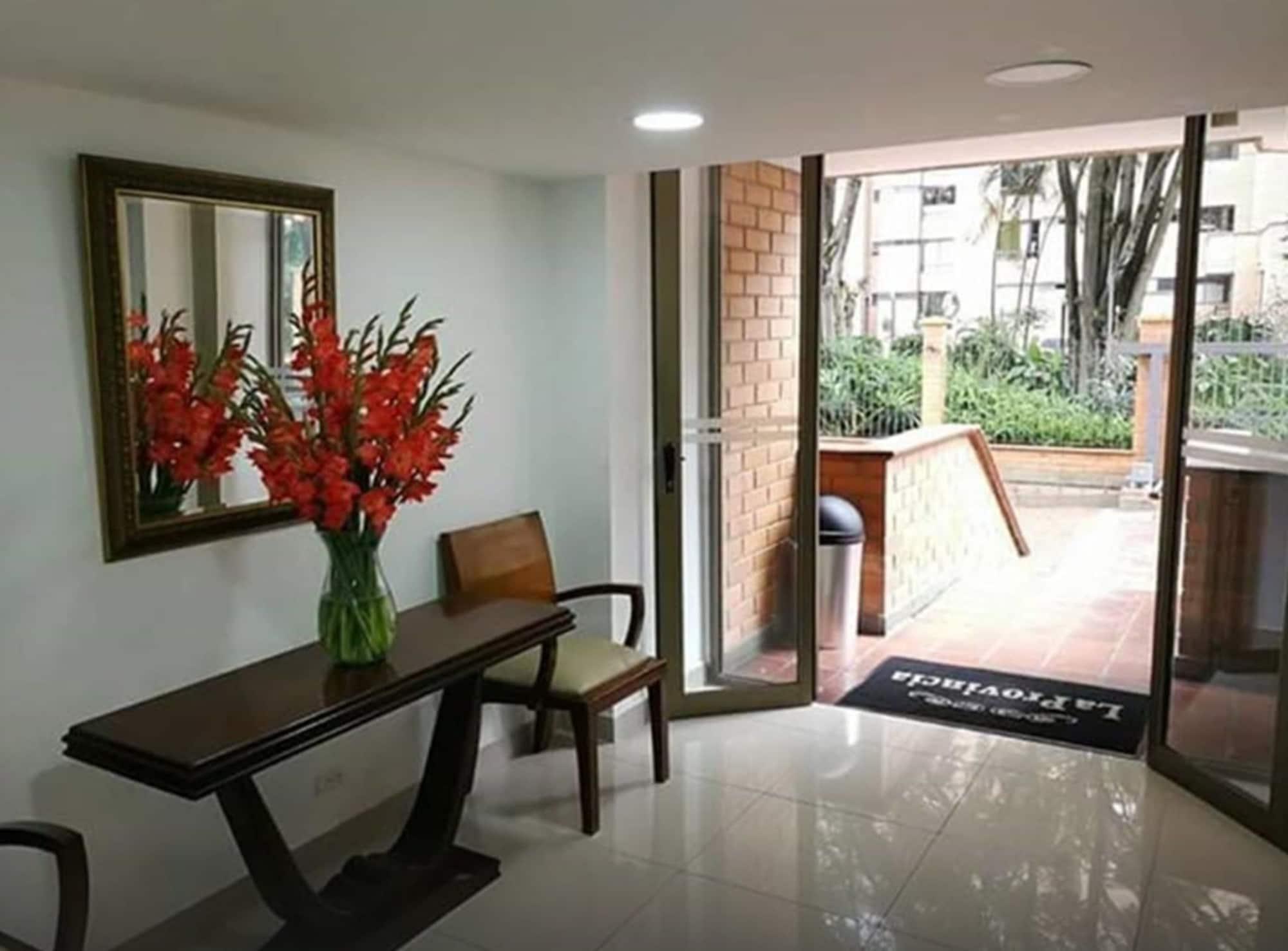 Vista Lobby Aparta Suitte La Provincia