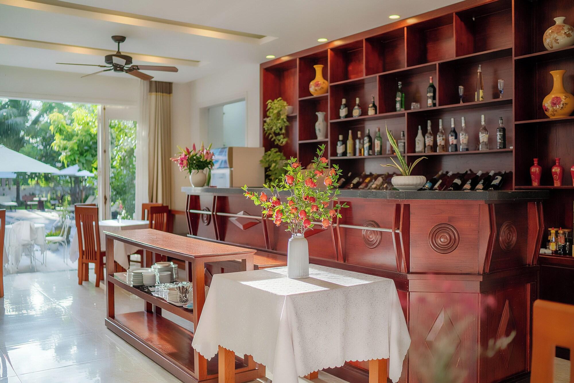 Bar/Salón Hoi An Palmy Villa