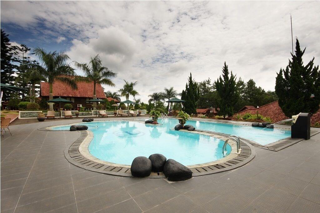 Vista Piscina Citra Cikopo Hotel