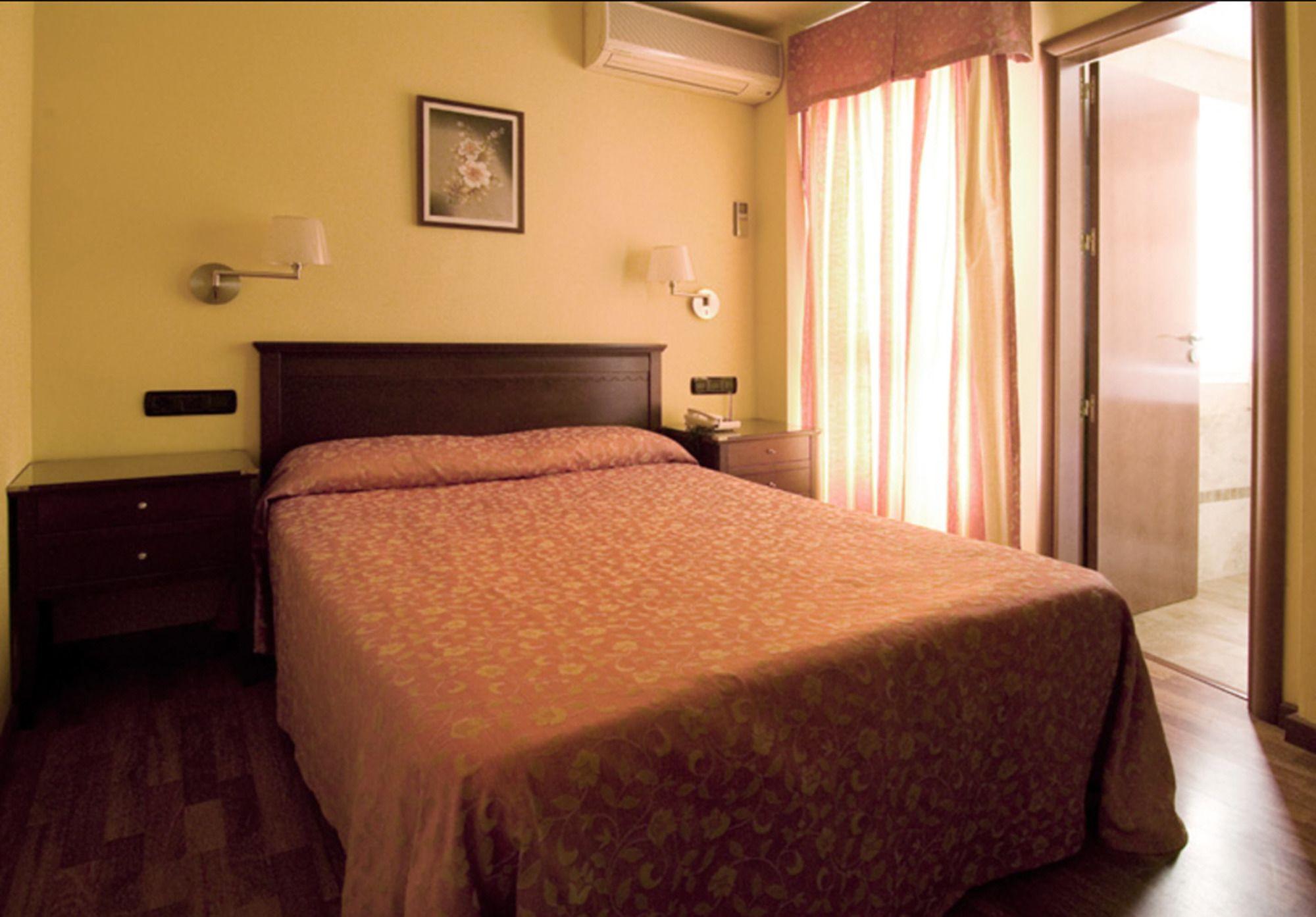 Varios Hotel Carlos V Málaga