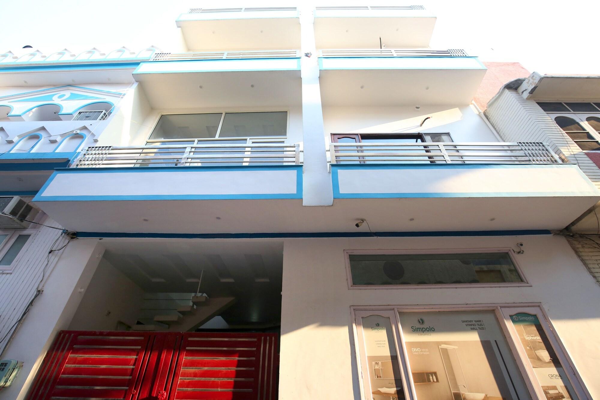 Vista Exterior OYO 24666 Samar Residency