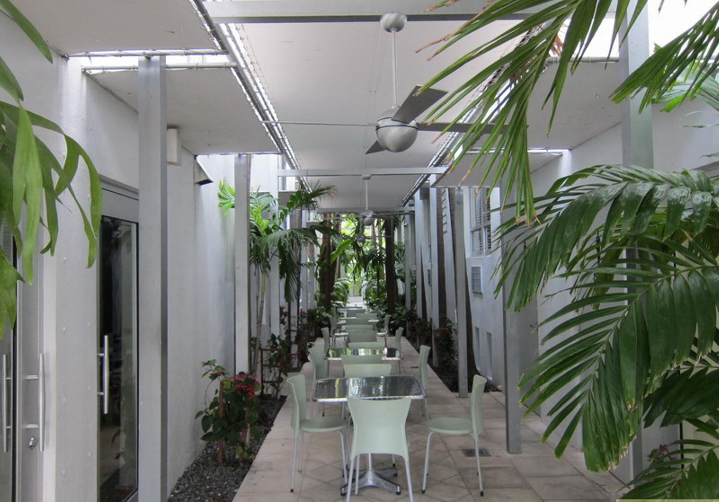Varios Crest Hotel Suites