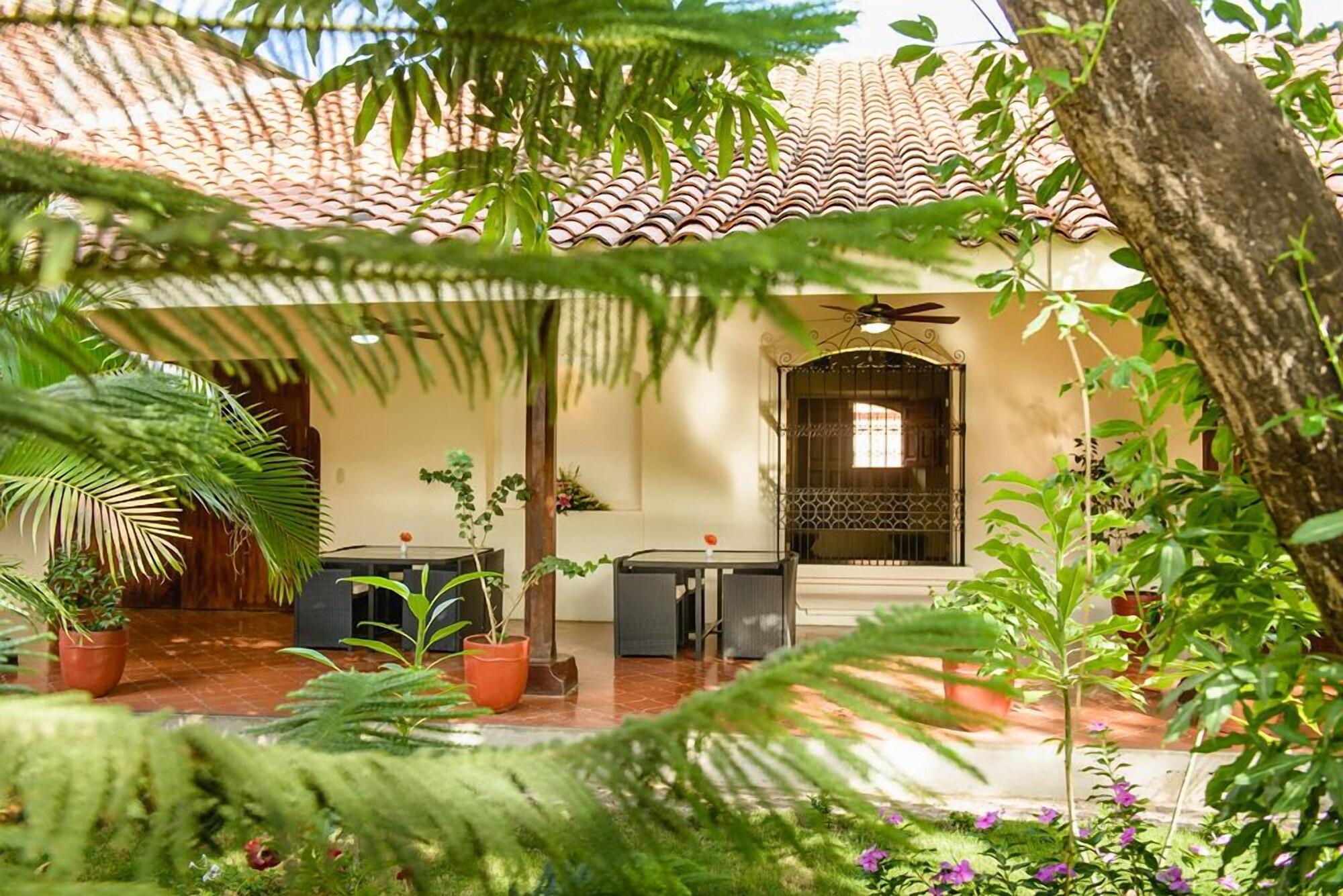 Vista Exterior Hotel Flor de Sarta
