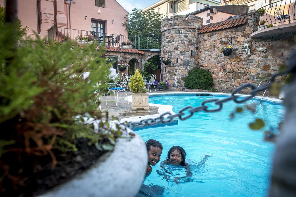 Vista Piscina The Revere Hotel
