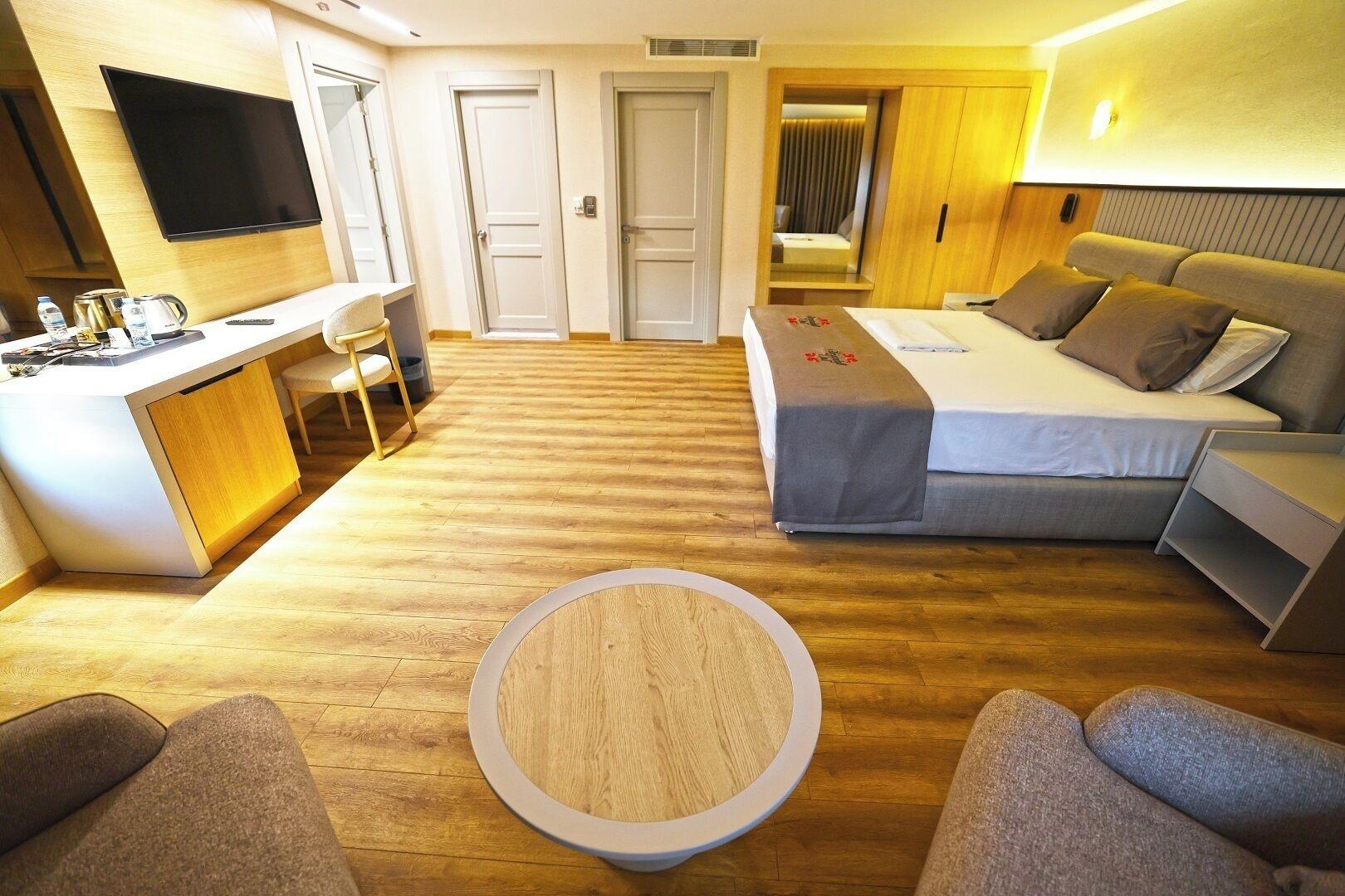 Varios Tiryandafil Otel