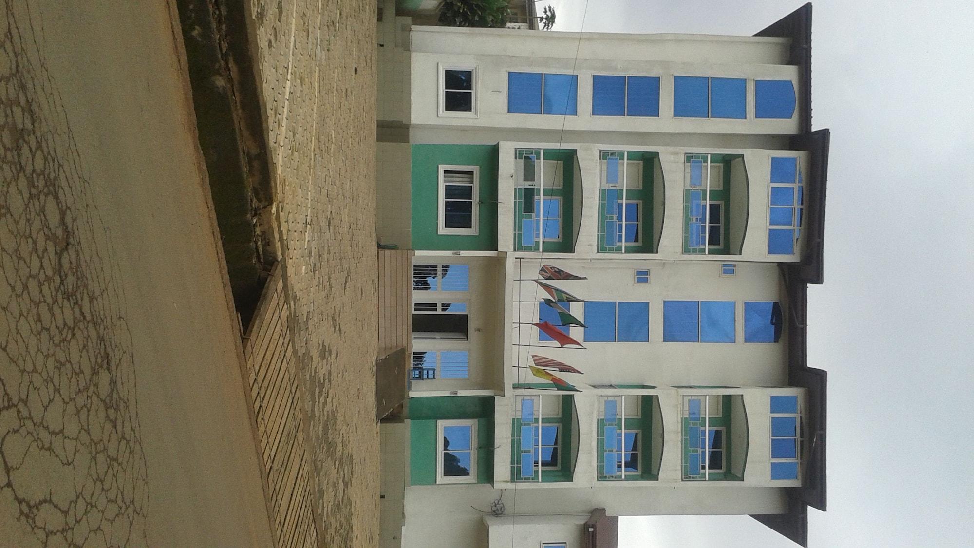 Vista Exterior Kangle Plaza Hotel – Ngen Junction
