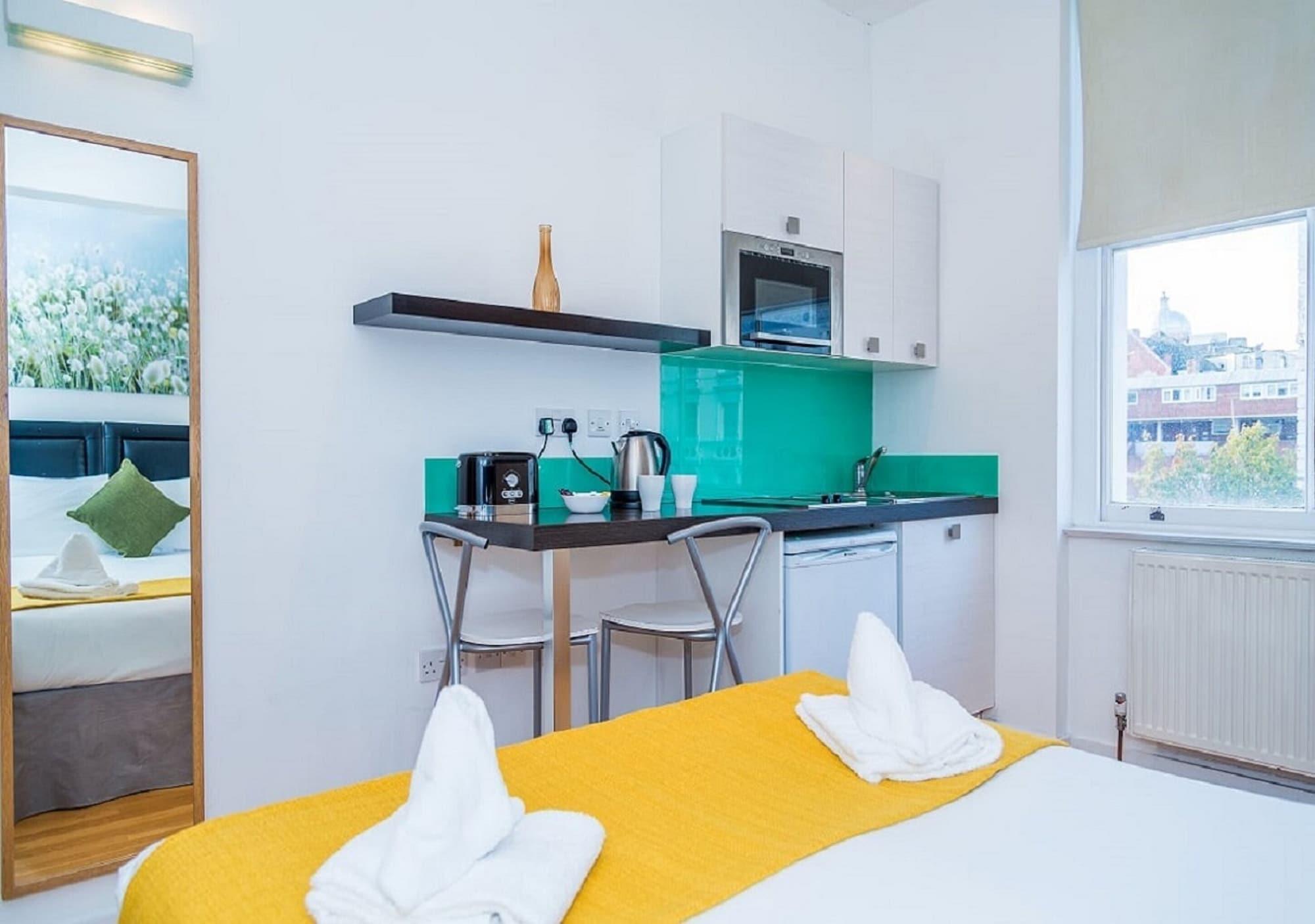 Varios Hyde Park Executive Apartments