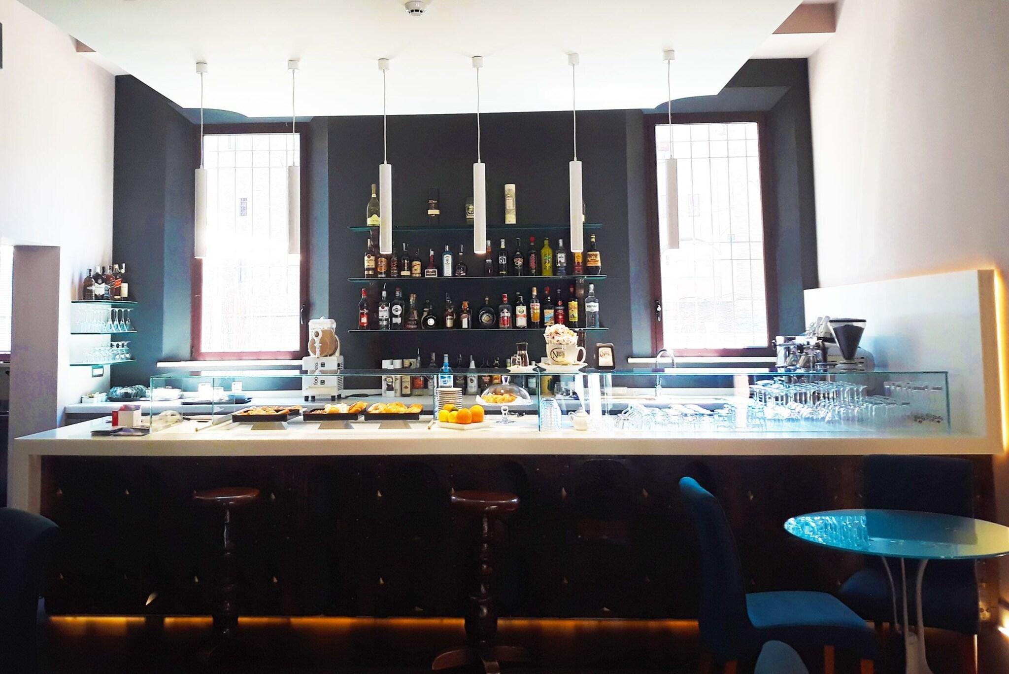Bar/Salón Hotel Ferrara