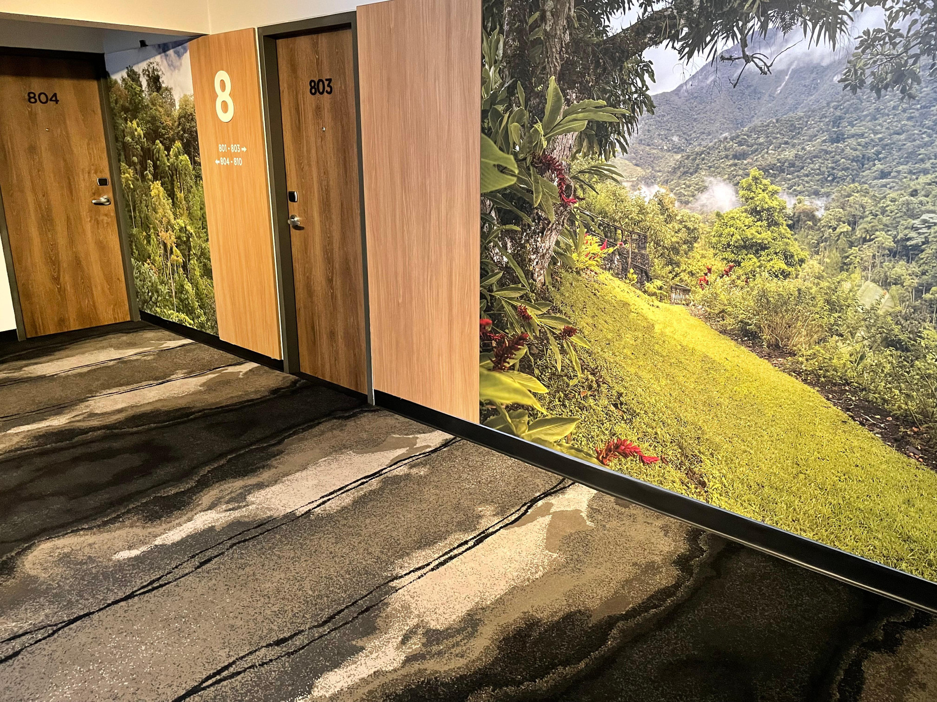 Vista Lobby Habitat Hotel