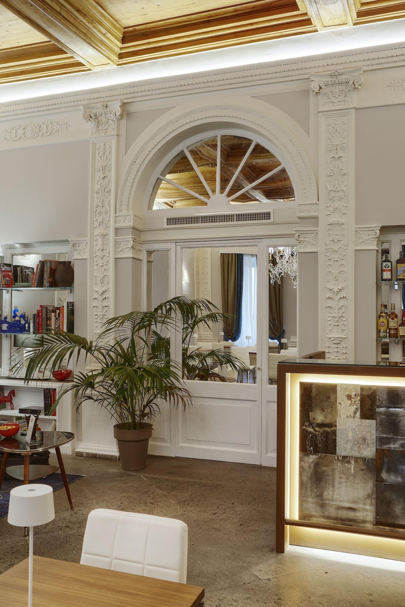 Bar/Salón L'Obelisque Maison De Luxe