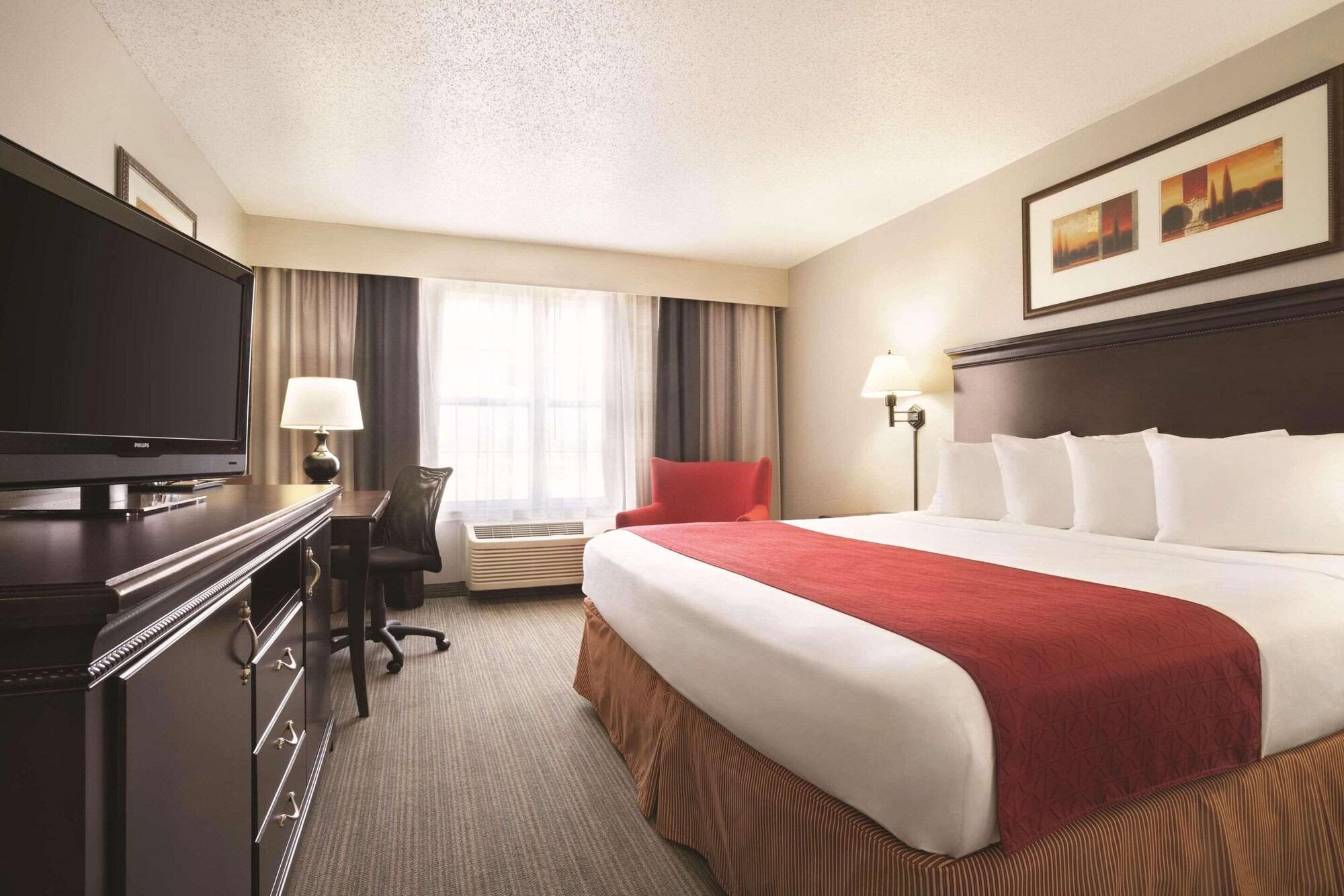 Habitación Country Inn & Suites by Radisson, Moline Airport, IL