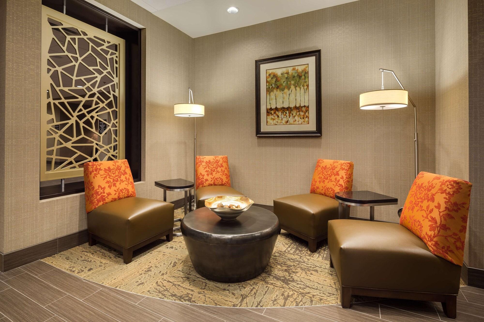 Vista Lobby Hampton Inn Morristown, I-81