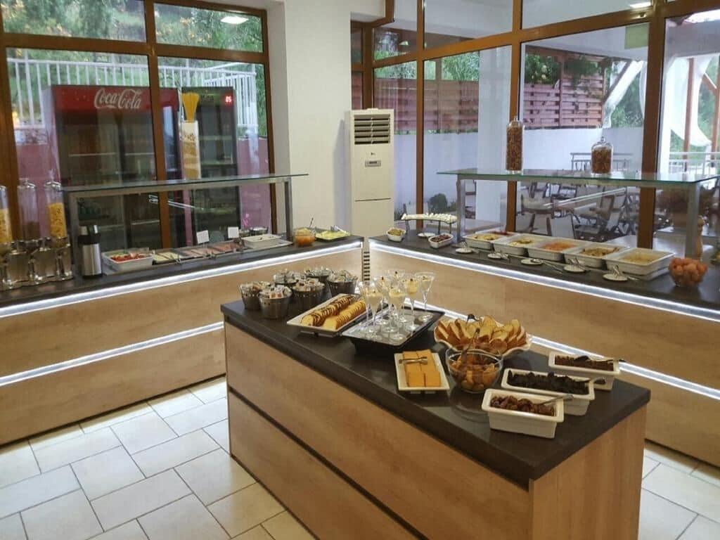 Restaurant Maranton Beach Hotel