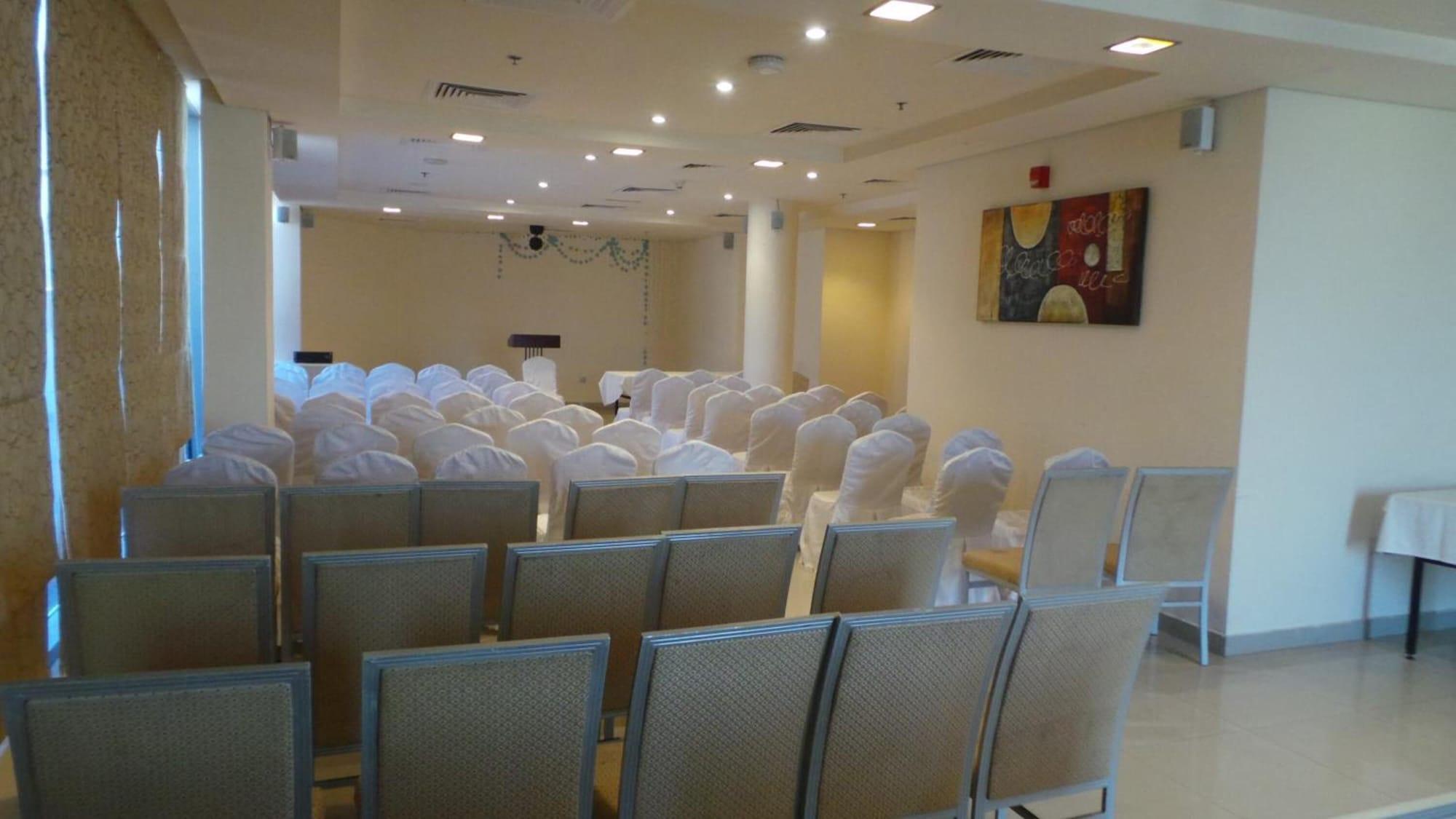 Sala de Reuniones Xclusive Maples Hotel Apartment