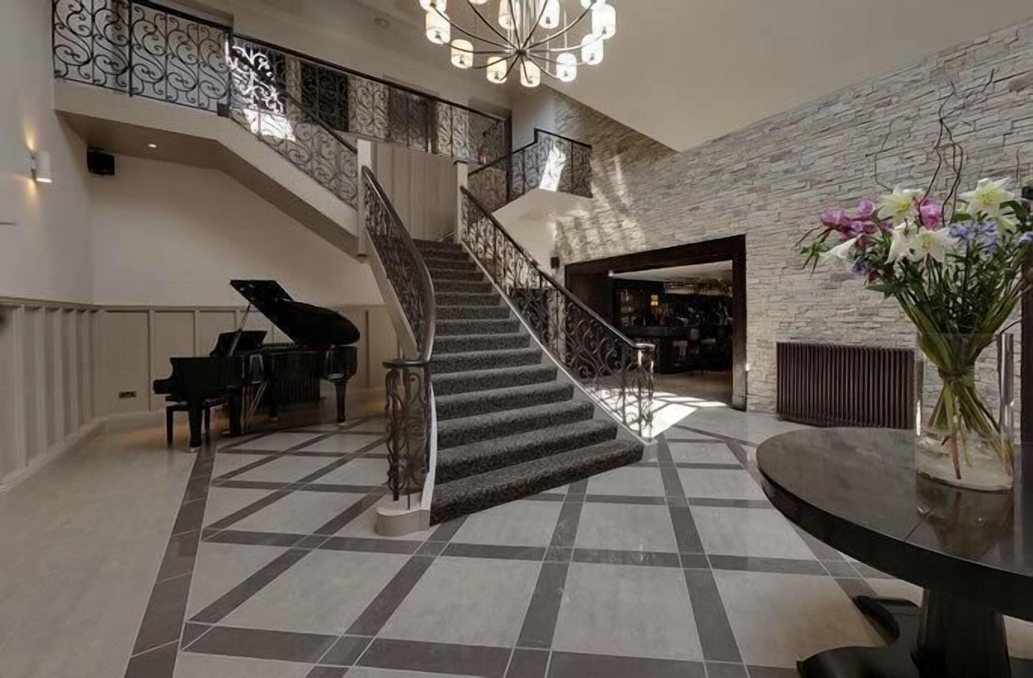 Vista Lobby Dumfries Arms Hotel