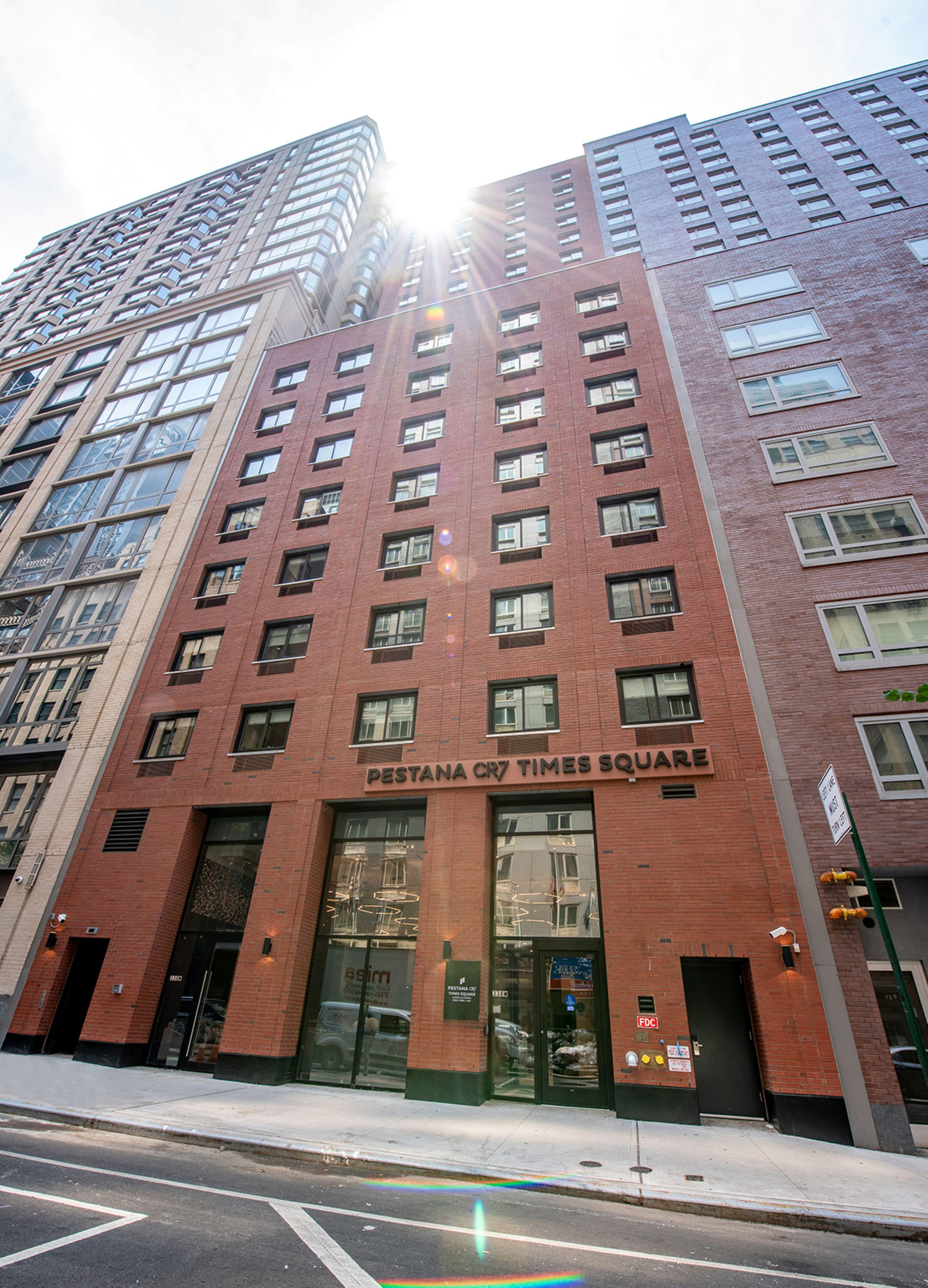 Vista Exterior Pestana CR7 Times Square