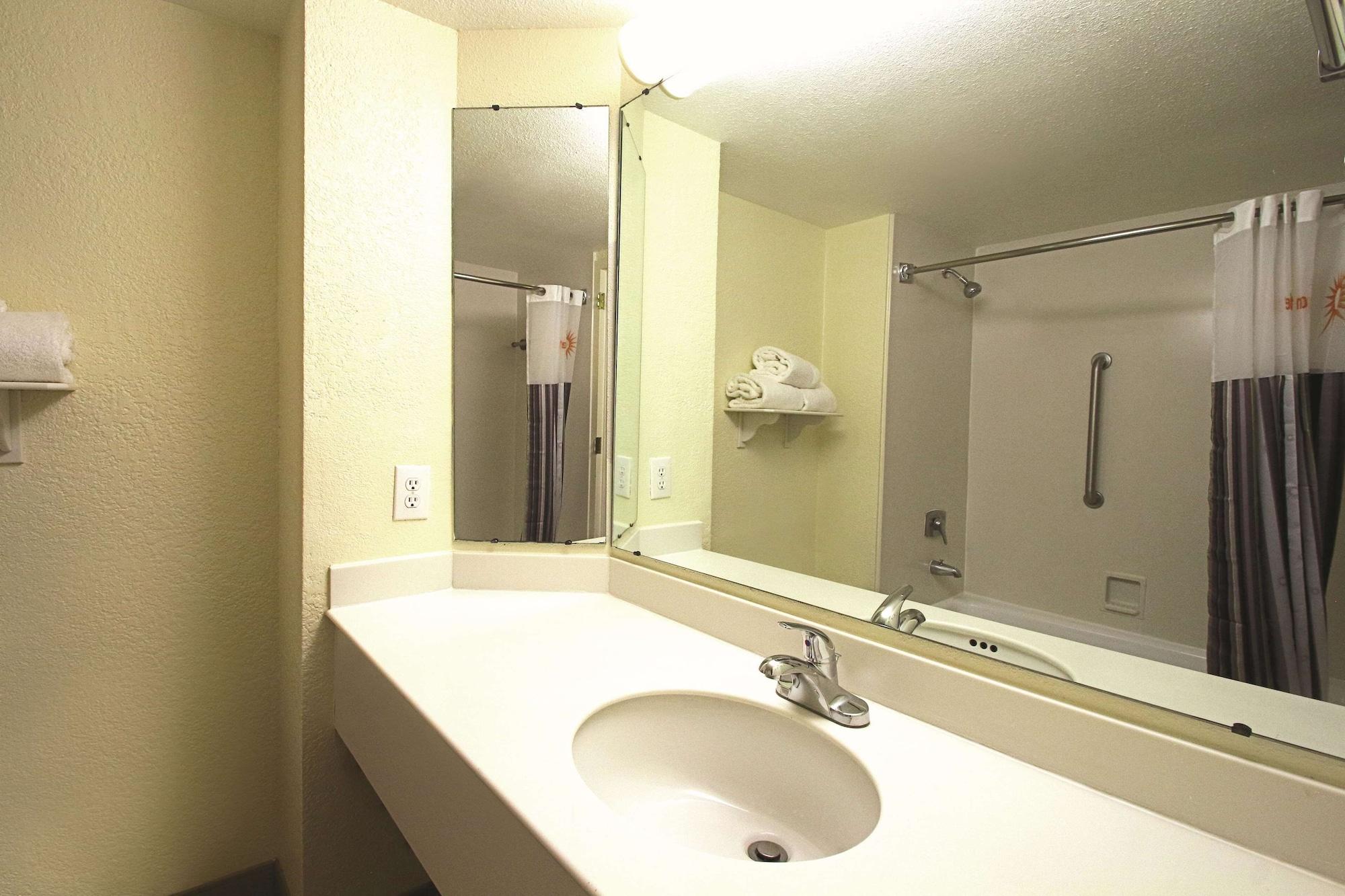 Equipamiento de Habitación La Quinta Inn & Suites by Wyndham Coral Springs Univ Dr