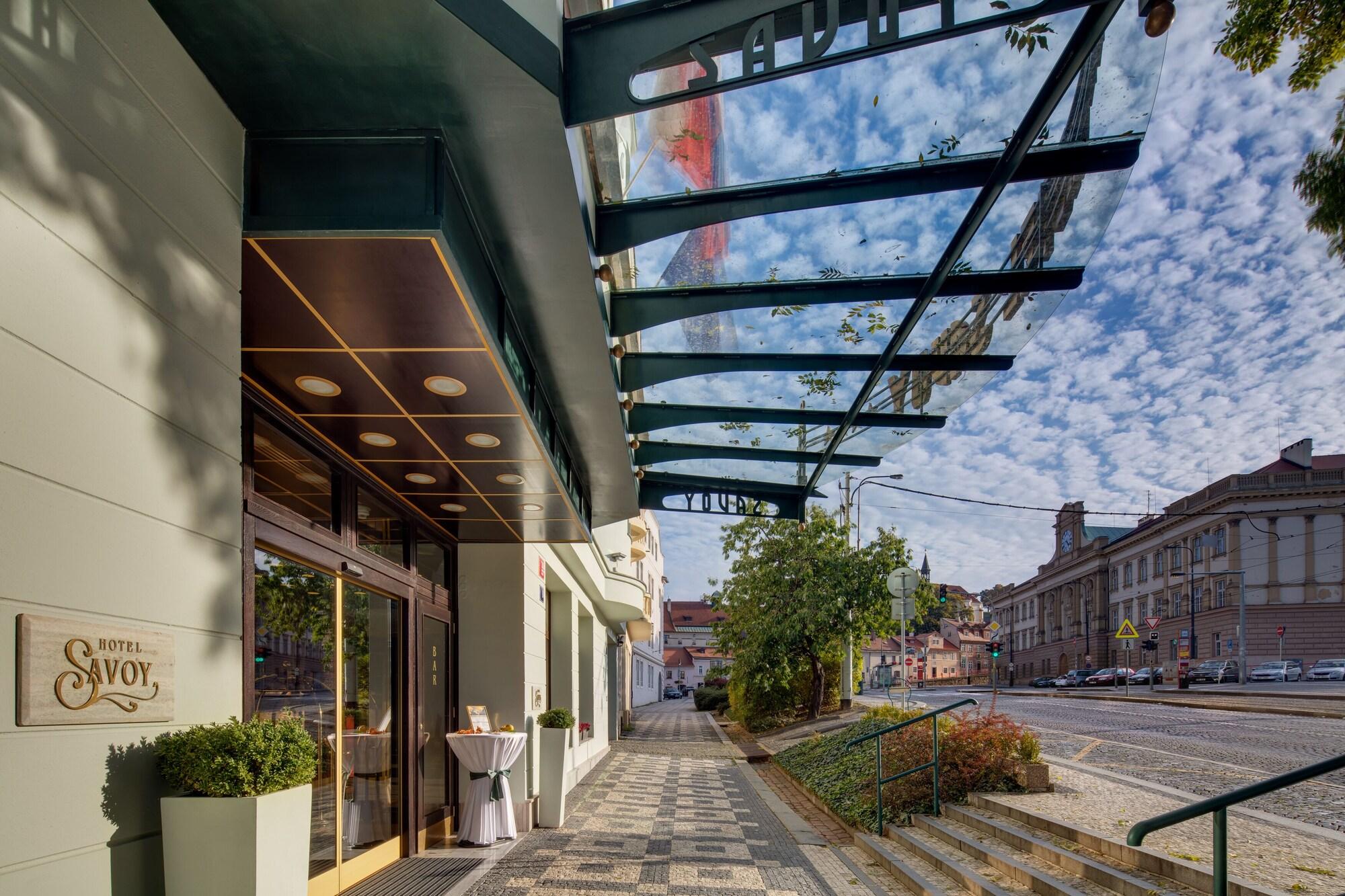 Vista Exterior Hotel Savoy